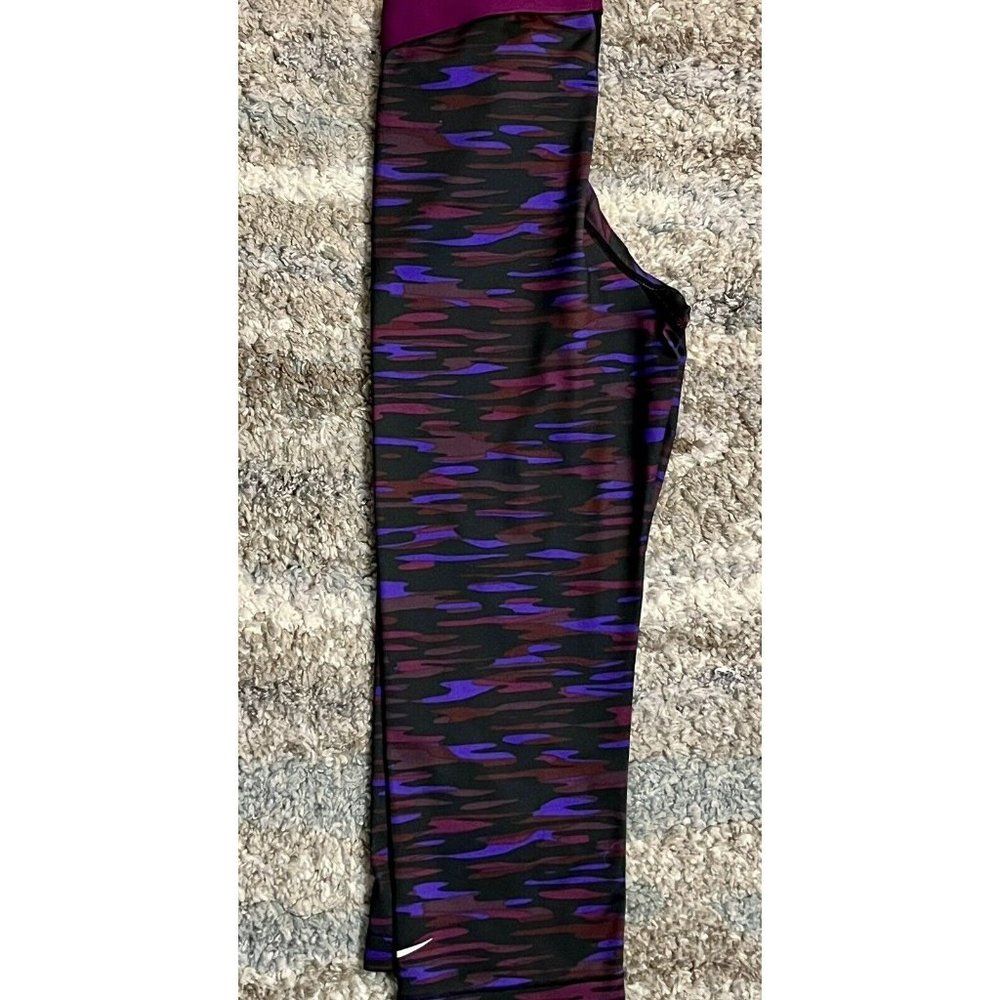 Nike Pro Women’s Dri-Fit Purple and Black Cropped Leggings Size XS